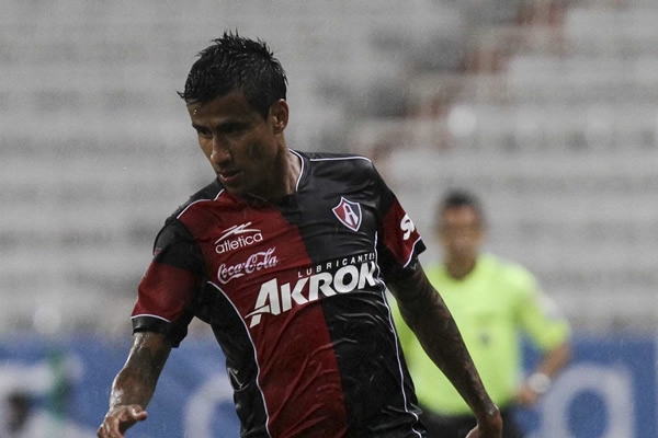 Sandoval poco pudo hacer ante Querétaro.