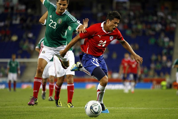 Sergio Pérez atentó a la marca del chileno, Nicolás Córdova.