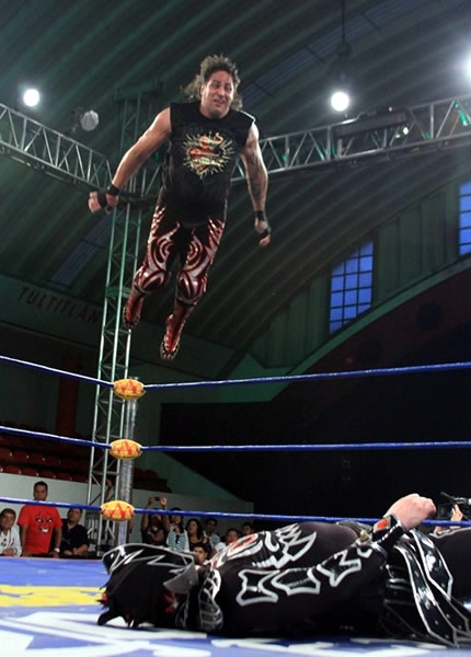 Sigue el camino rumbo a Triplemanía.