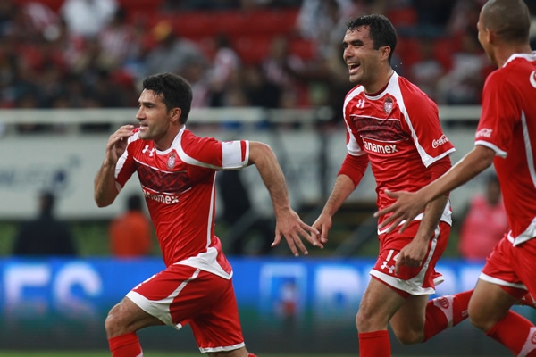 Sinha puso el marcador 0-2, con un gol de tiro libre.
