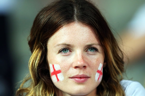 Las suecas engalanando el Olympic Stadium en Kyiv, Ucrania.