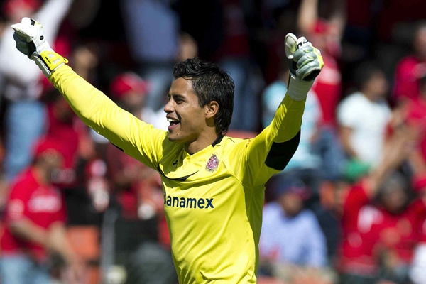 Talavera celebró con euforia cada gol de su equipo.
