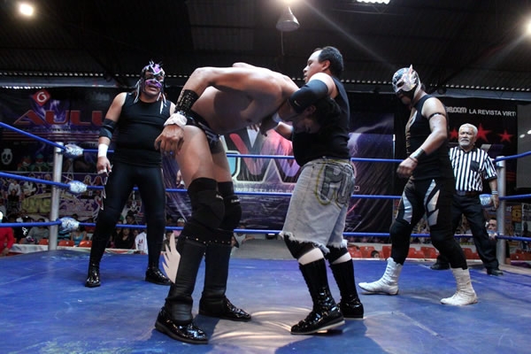 Tarde de festejo en la Arena López Mateos.