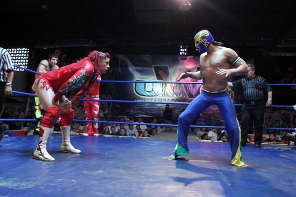 Tarde de festejo en la Arena López Mateos.