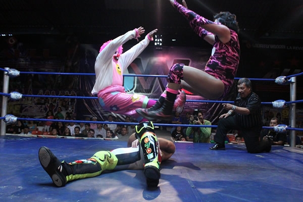 Tarde de festejo en la Arena López Mateos.