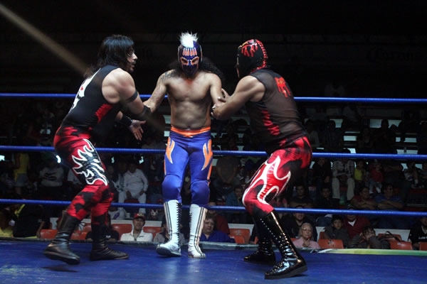 Tarde de festejo en la Arena López Mateos.