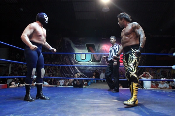 Tarde de festejo en la Arena López Mateos.