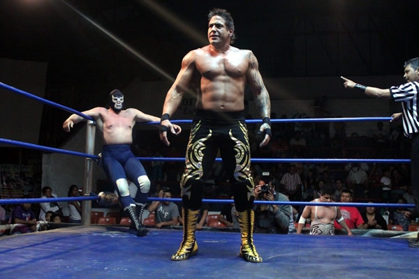 Tarde de festejo en la Arena López Mateos.