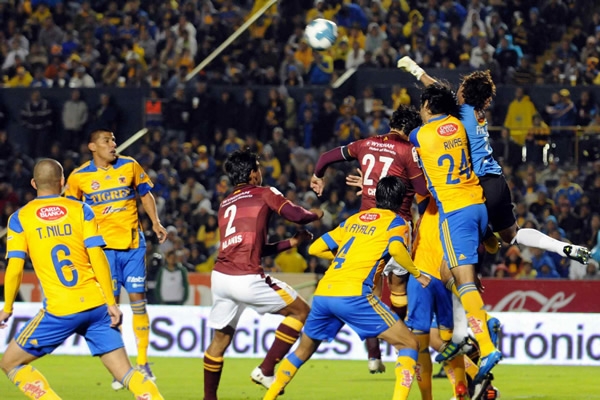 Tigres-Estudiantes