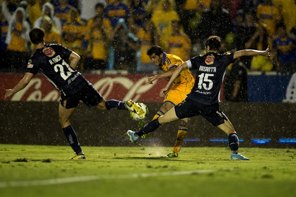 Tigres no paro de llegar durante todo el cotejo.