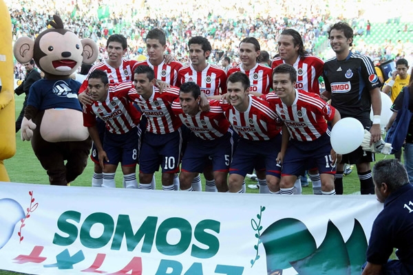 El 11 titular que mando, José Luis Real a la cancha.