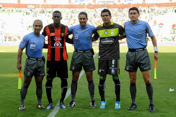 Todo estaba listo para el arranque de este encuentro definitivo..