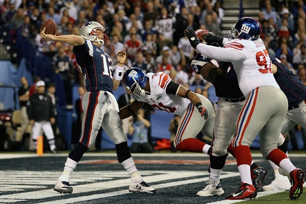 Tom Brady tuvo una complicada primera mitad.