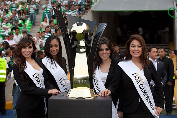 Trofeo de la Liga de Campeones CONCACAF.