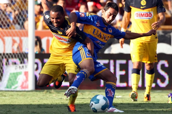 Tuca Ferretti quemó sus tres cambios.