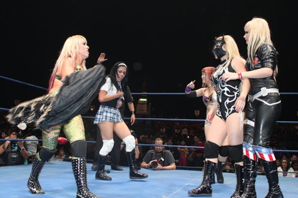 Un homenaje a las mujeres de la lucha libre en su día.