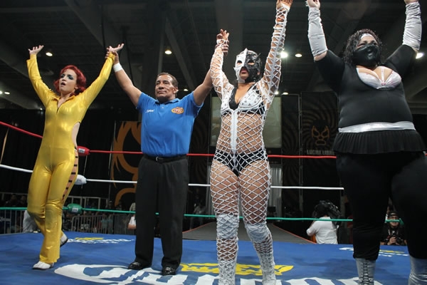 Un homenaje a las mujeres de la lucha libre en su día.