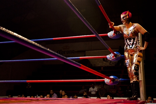 Un homenaje a las mujeres de la lucha libre en su día.