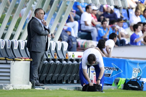 Vázquez analizaba a su equipo.