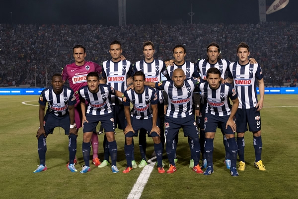 Vuce manda a Ayoví como sopresa, Chelito ni en la banca está.