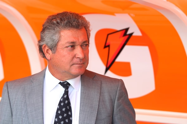 Vucetich, atento al accionar de sus jugadores.