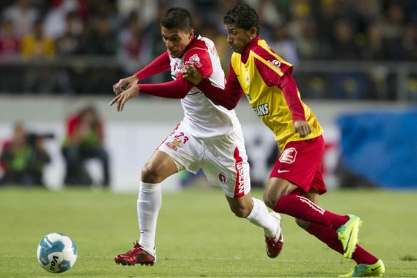 Xolos y Monarcas se dieron con todo en el primer tiempo.