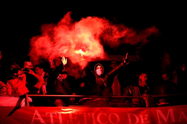Ya hierven los festejos en las gradas del Bernabéu.