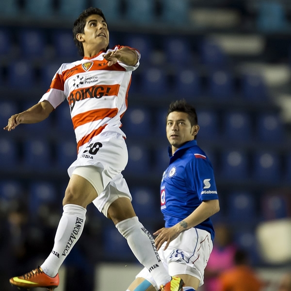 Zarate saca la Garra Chiapaneca que intimida al Azul.