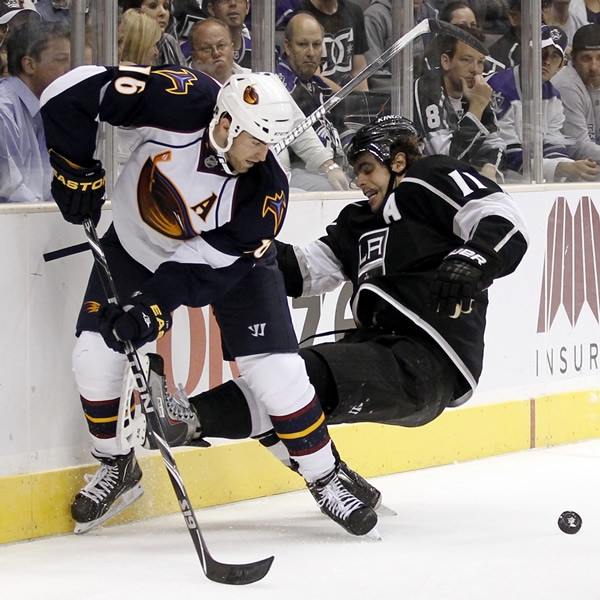 Andrew Ladd, ala izquierda canadiense de los Trashers.