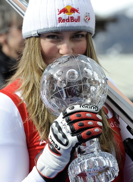 En el año 2000 ingresó al Equipo Olímpico de esquí de su país