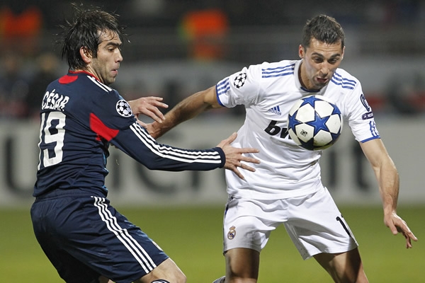 Arbeloa, intentando crear una llegada