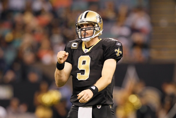 Brees completó 29 de 42 pases para 382 yardas.