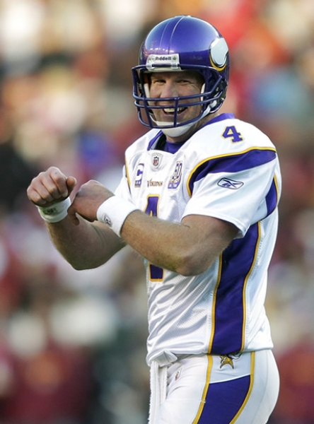 Brett Favre tuvo una actuación perfecta en dos ofensivas que terminaron en TD.