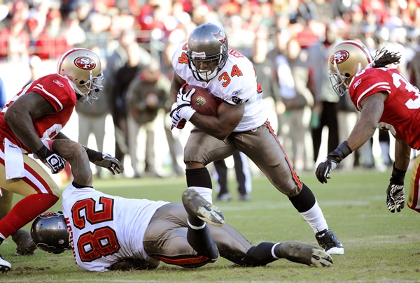 Bucaneros apalearon por 21-0 a los 49ers.