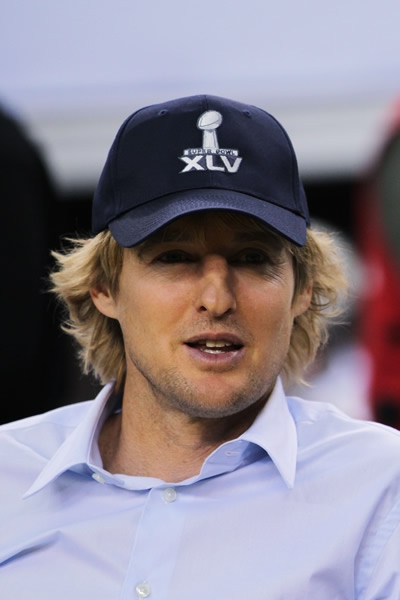 Celebridades como Owen Wilson se hicieron presentes en Arlington