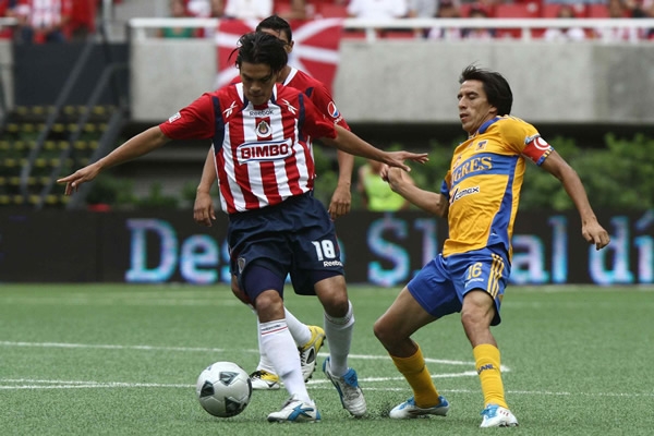 Chivas tuvo pocas en el primer tiempo