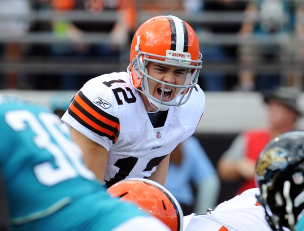 A Colt McCoy le interceptaron un pase en línea de anotación.