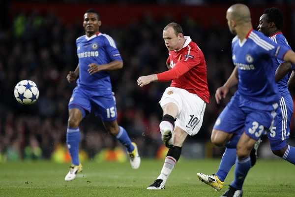 Disparo de Rooney que no prosperó