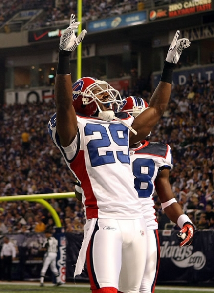 Drayton Florence tuvo dos intercepciones por los Bills.
