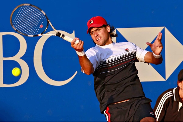 Eduardo Schwank eliminó a Chela, quién se tuvo que retirar por una lesión en el abductor derecho.