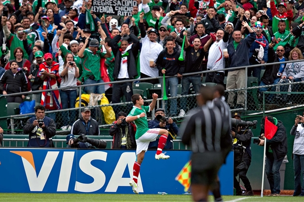 El festejo del Chicharito