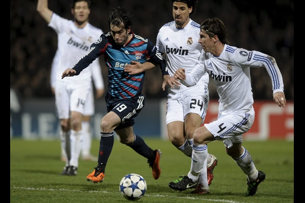 El Lyon rescató el empate en casa