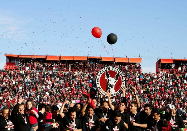 El macro festejo de los locales.