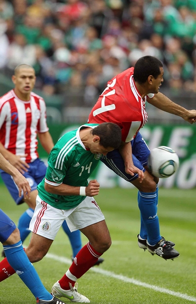 El remate con el que el Chicharito marcó