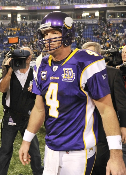 Favre posiblemente jugó su último duelo entre los equipos vecinos y rivales.