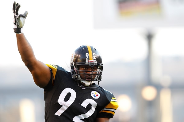 James Harrison tuvo cinco tacleadas, un pase interceptado y forzó un balón suelto