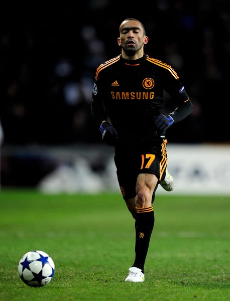 José Bosingwa controlando el esférico