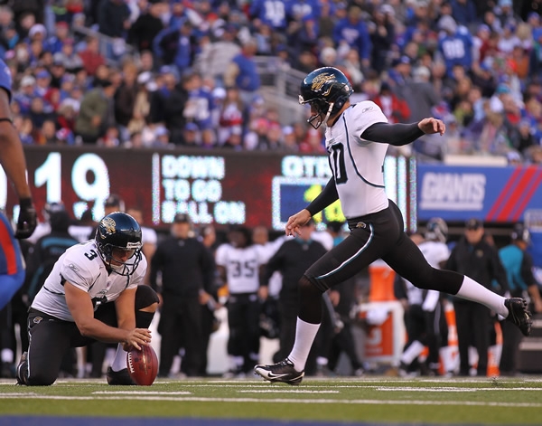 Josh Scobee logró dos goles de campo por Jaguares.