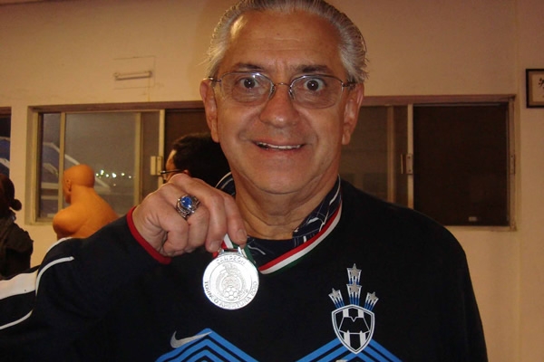 La alegría del directivo rayado