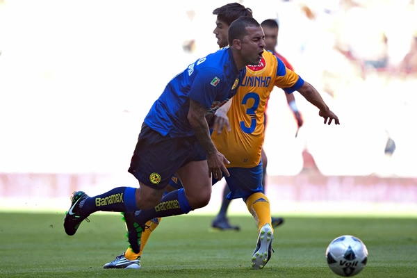 La defensa detiene al Rolfi